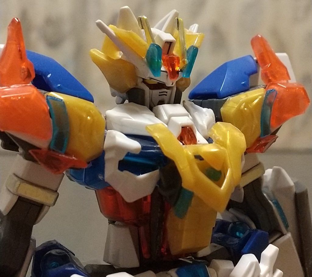前回制作したガンダムストライクエタニティの機体各部にクリアパーツを増設してガンプラバトル専用機にチューンしました。