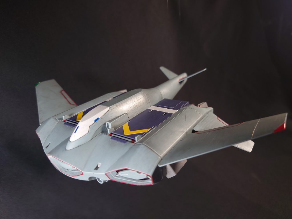 ティックバランは現代の戦闘機のイメージを入れて、リベットや警告ラインを追加してます。