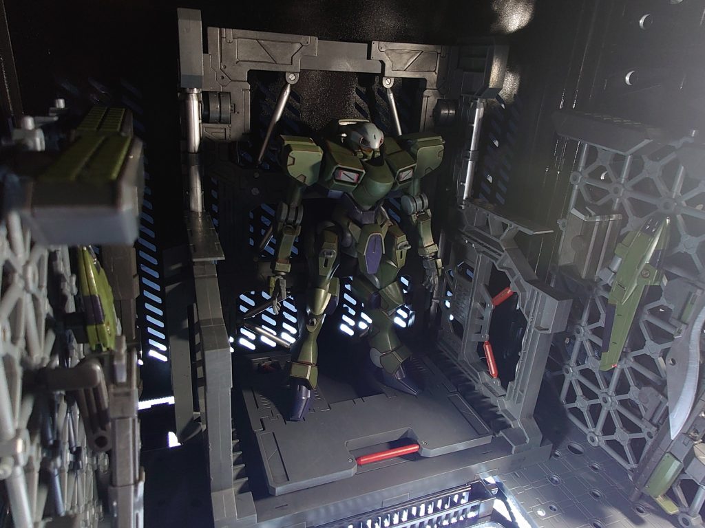 整備を考えると薄暗のは不安全な環境ですが、雰囲気はヨシ(*´▽`*)b