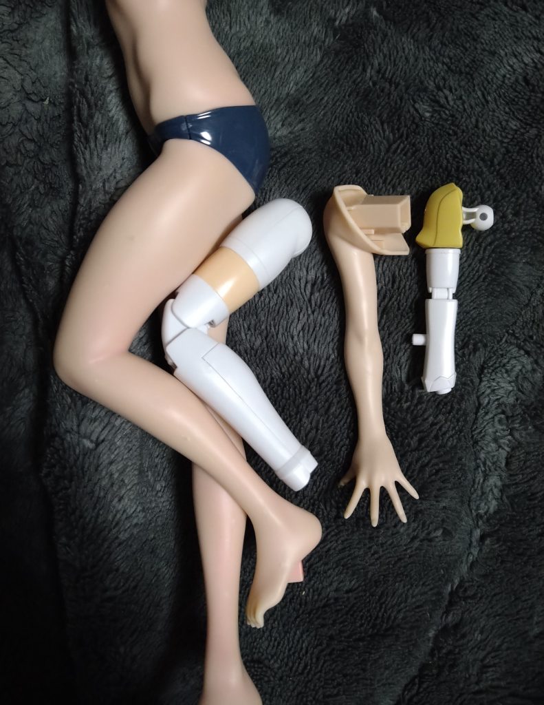 HGの各部位の太さが1.5倍サイズのフィギュアライズラボと同じくらいだったので各部位を延長やパテ盛りしてMGサイズにしました