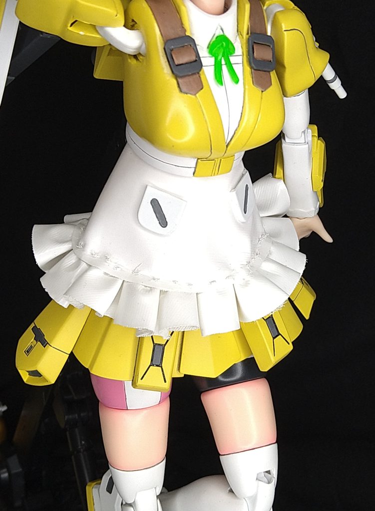 コスプレ衣装製作用のエナメル生地を裁縫したスカートです