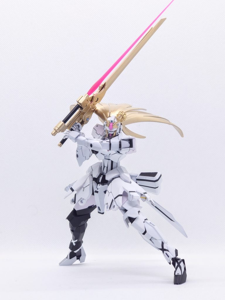 ビームサーベルビームサーベルの発振機能があります。