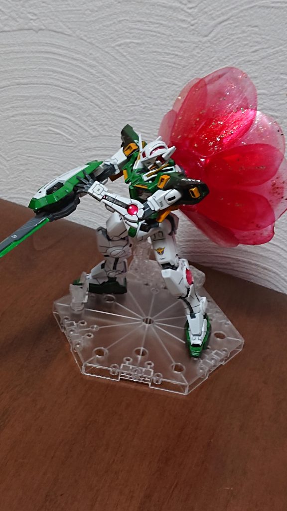 バラの葉が縁がちょっと茶色っぽかったので肩とか足とかグラデーションっぽく塗ってみた所が拘りです。