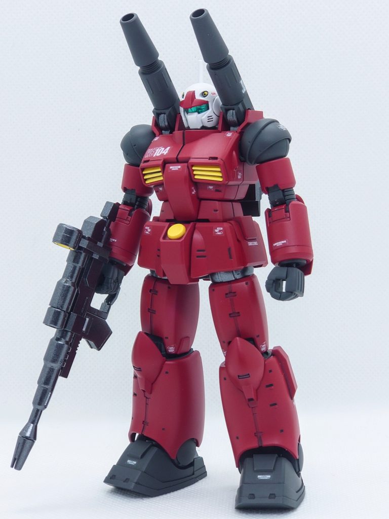 細い印象のあるREVIVE版ガンキャノンに、ククルス・ドアン版の手足を移植してがっしりとした体型にしました。胴体はククルス・ドアン版を参考にスジ彫り、モールドを追加しています。デカールは持ち合わせが無かったのでククルス・ドアン版のシールを使いました。