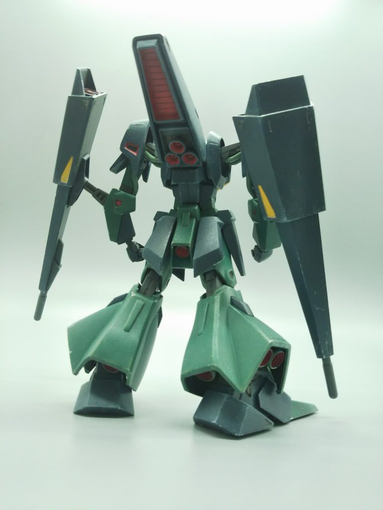 ハンドパーツだけはあまりに四角いので変更しました。