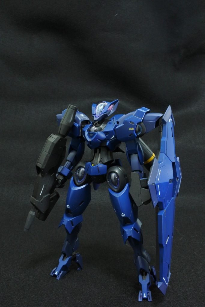 ケナンジさんの活躍にやられてしまったので、模型店へ走りました。■塗装レシピ(注記なければMrカラーとなります)明るいブルー:フタロシアニンブルー80%+MSブルー10%+ダークブルー10%暗いブルー:ティターンズブルー Ⅱ80%+ダークブルー20%腹部やフレーム部分:フラットブラック50%+ガンメタル30%+ジャーマングレー10%スラスター:スーパージュラルミン→クリアオレンジ(タミヤアクリル)スミ入れ:ブラック、グレー一部アクセントにタミヤエナメルフラットイエロー、オレンジイエローを使用。デカールはPMW、30MS汎用品などを使用。■