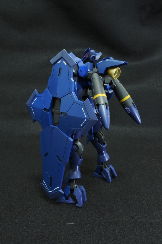 足先をたたんだ形態が気に入っています。