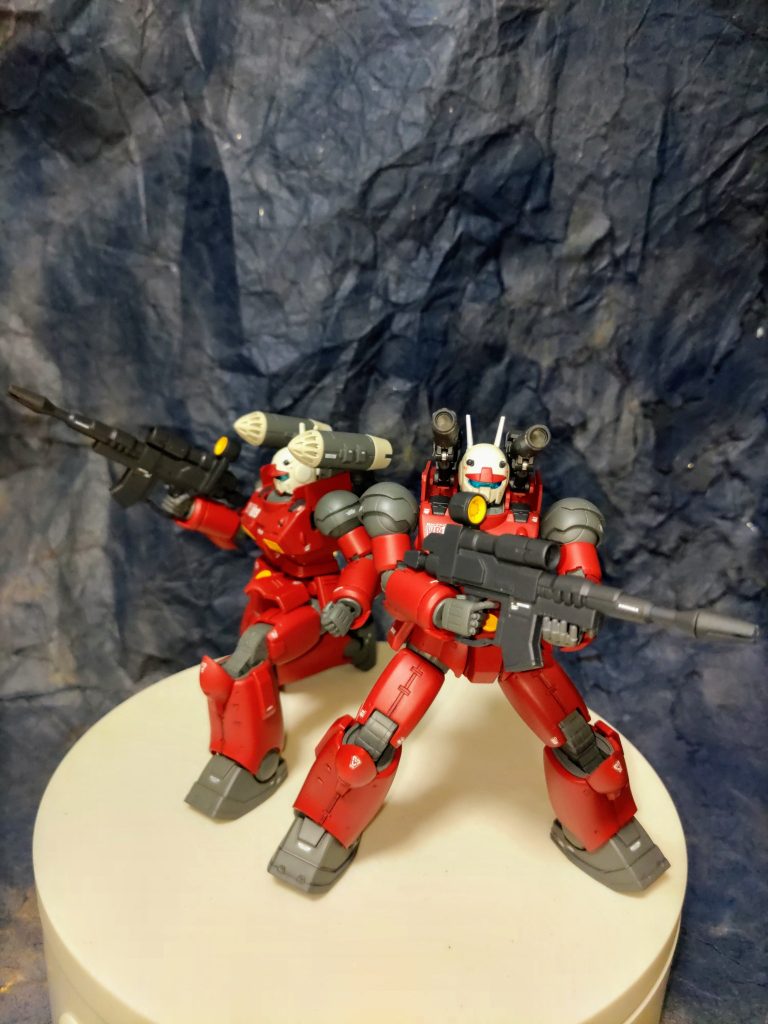 二機のガンキャノン