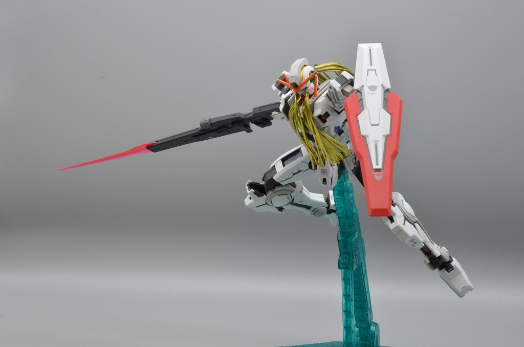 この形態ならポーズも色々付けられますね