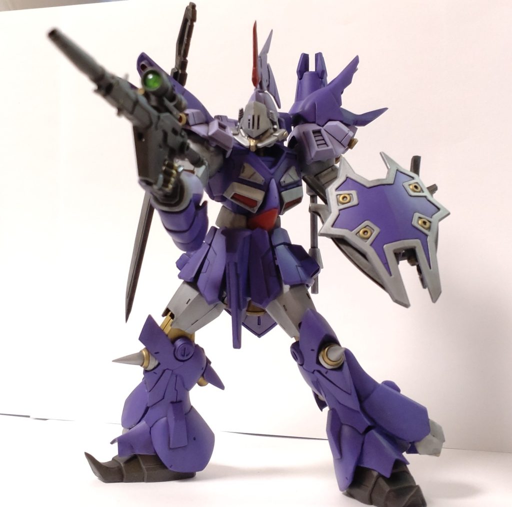 ビームライフルはシナンジュのものを切り詰めて短くしたものです。