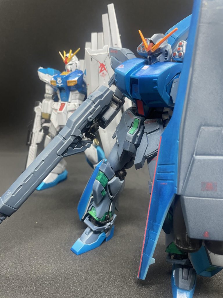 HWS装甲に改良型サイコフレームを追加し、重装甲でありながら高機動を誇る本機はスペック的にユニコーンと同等かそれ以上の戦闘力が期待された。しかし、NT-D機動実験に於いて操縦系統がいきなり制御不能となり機体が暴走、パイロットは精神に異常をきたし実験を中断する事態となった。
