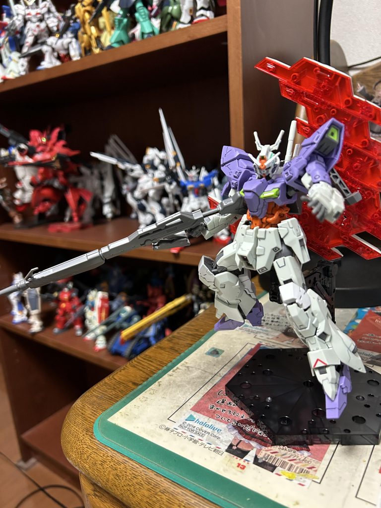 今回の目玉であるロングライフルを装備。原作まだ読み始めたばっかなんでどこで使ったのか分かりませんが持たせたらカッコいいですね。