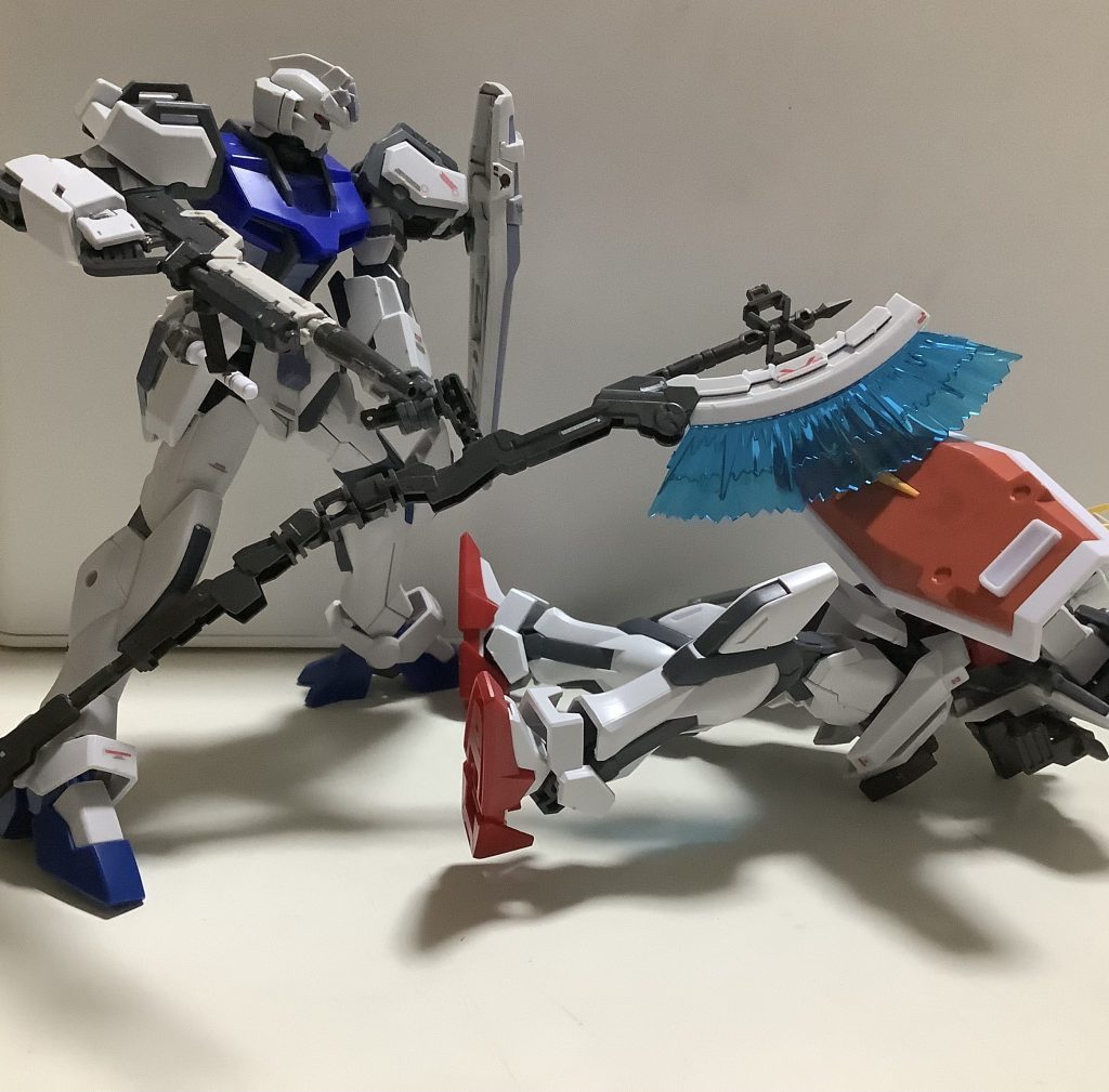 Pストライク「つまらん茶番は終わりにしろ!」ストライクP「斧か?何だあの大きさは…」Pストライク「盾で防ごうが無駄だ。」