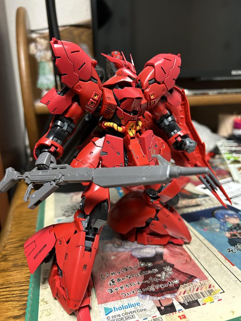 ロングライフルをムーンガンダムの元の機体であるバルギルの発展機サザビーのRGに持たせる事も出来ました。 