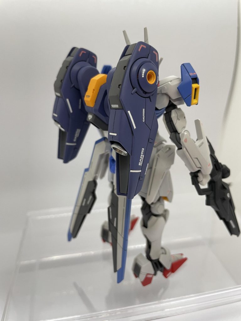 塗装レシピ本体部分はクレオスのホワイト・モンザレッド・黄疸色・ガンダムカラーのMSライトブルー関節はメカサフ　ヘビィ　武器はメカサフ　スーパーヘビィフライトユニットはガイアノーツのバーチャロンカラー風群青とクレオスの黄疸色です。本体とフライトユニットの黄色は同じクレオスの黄疸色を使いましたが本体はホワイトサフ、フライトユニットはピンクサフで仕上がりの色に変化を出しました。