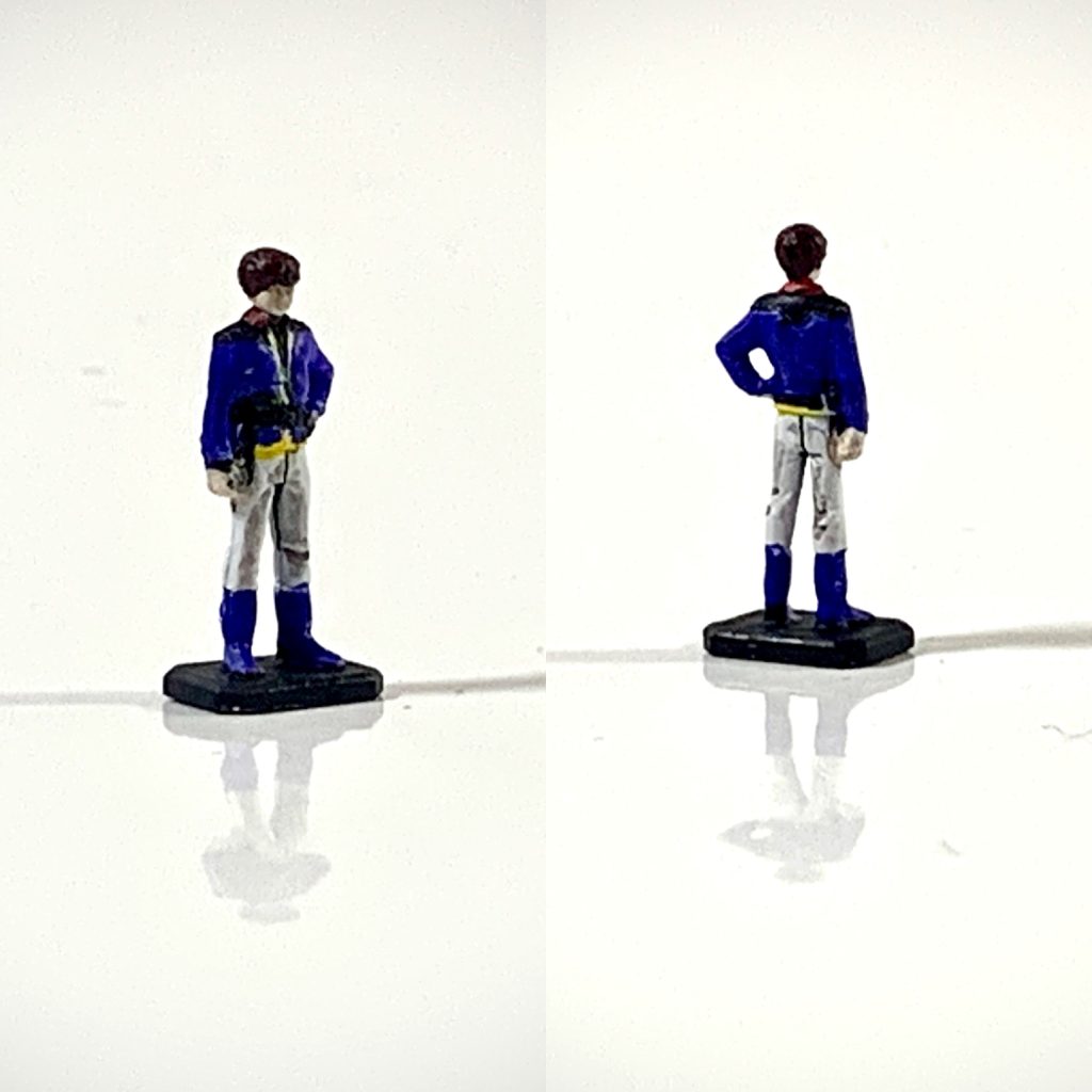 小話アムロも塗装、パイロットスーツも塗装してhi-νに組み込みましたがコックピットを開けてもほぼ見えません泣