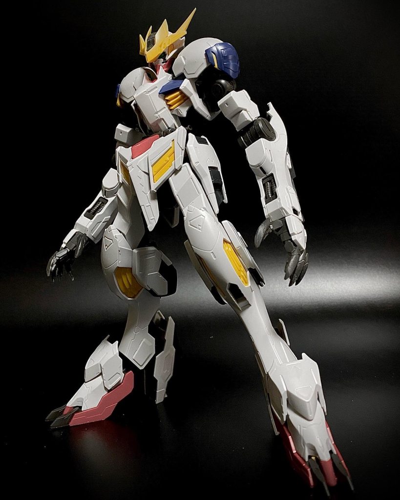 作り慣れない1/100スケールモデル、ですが老眼には優しかった😊