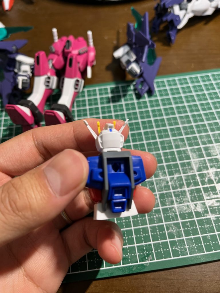 【ストライク胴とAGE2マグナム腕の接続】ボール系5mmのボールジョイントを4.5mmまで削り、接続できるようにした。