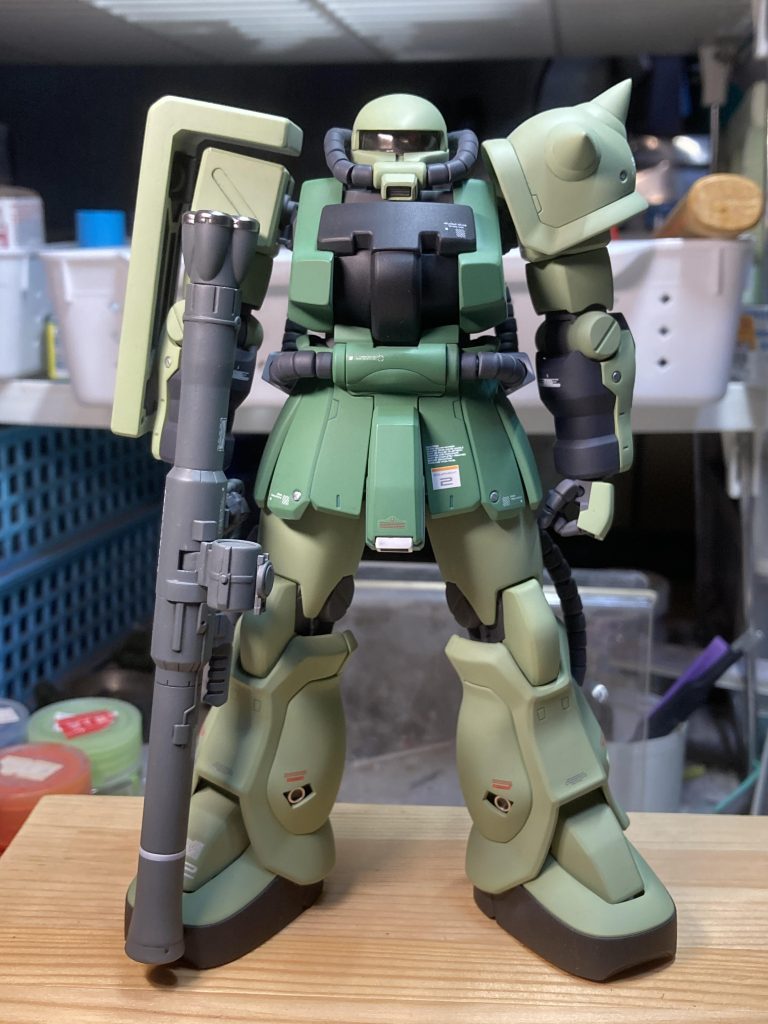 モノアイカバーは薄くスモークを吹いてみました。