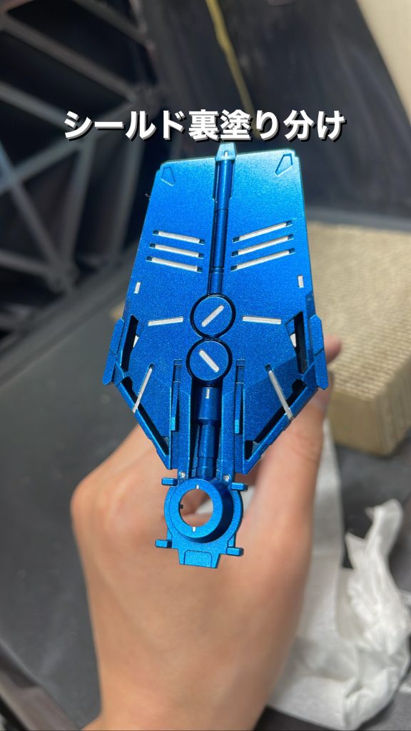 一部はガイアノーツExブラック→ガイアノーツプライマリーメタリックブルーで塗装しました。