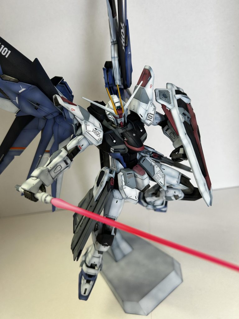 MG  フリーダムガンダム2.0–3枚目/制作者：リディ