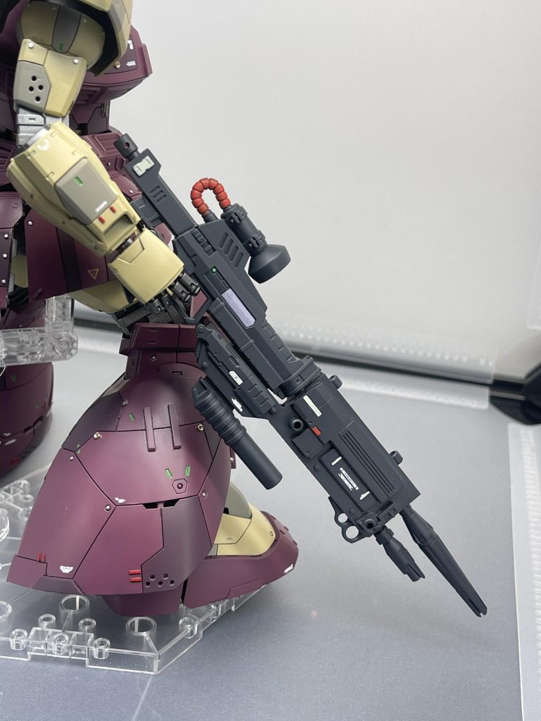 ビームライフルも大型化。シーマ機のライフル音って他と違ってカッコいいんすよね！冴羽良のマグナムみたいな音です♪