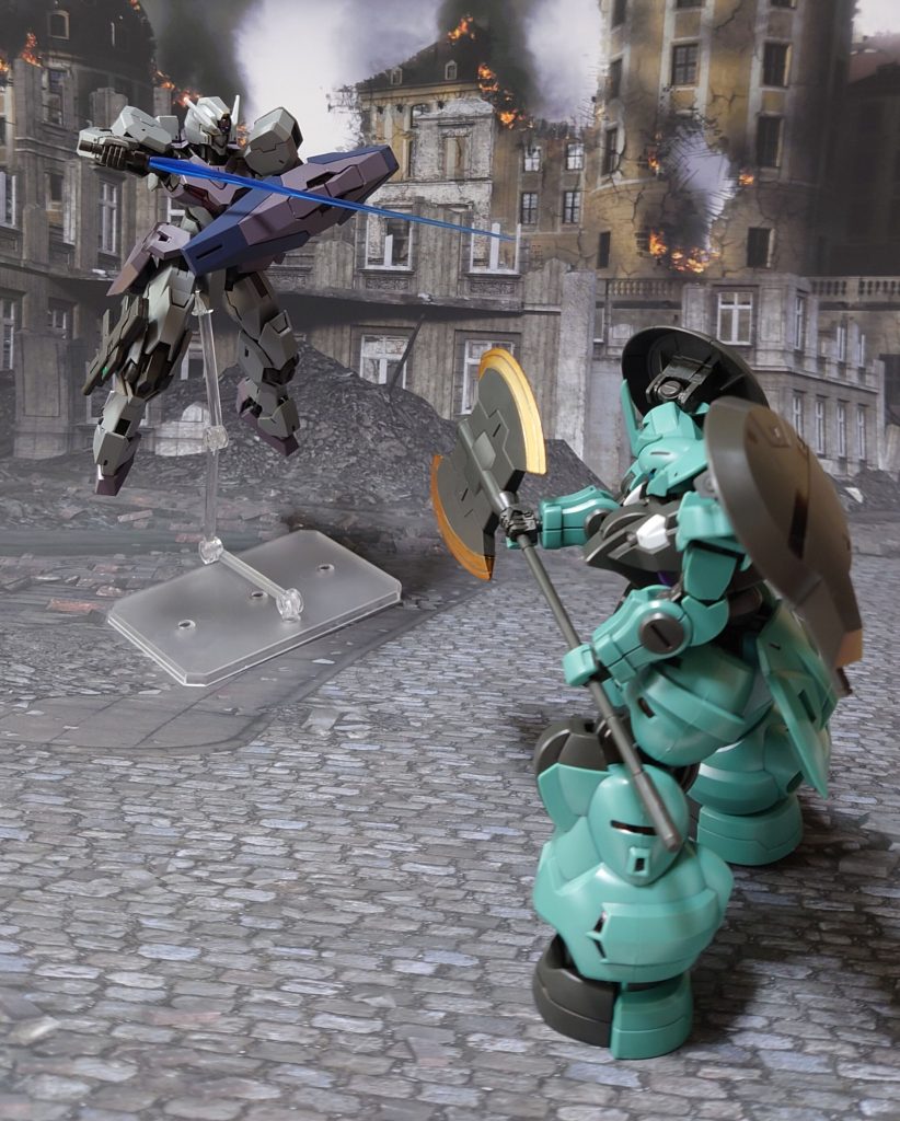 学園を蹂躙する、灰色の人形。