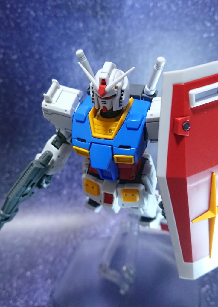 “ガンダムだ　あの白いヤツだ…”