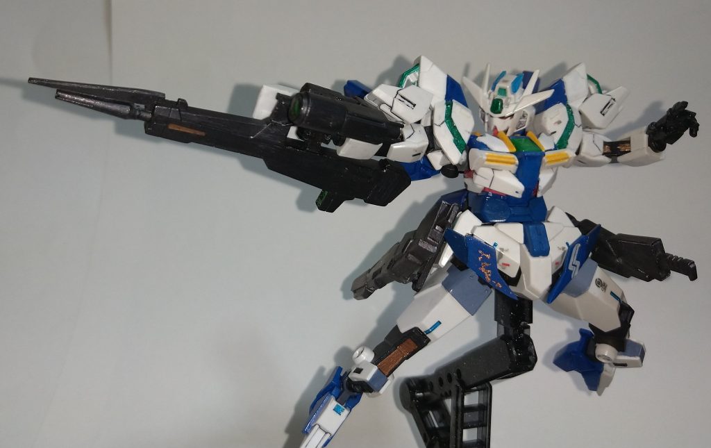 武装4 GNメガビームライフルZⅡのライフルを参考に製作したライフル。遠距離戦闘用です。