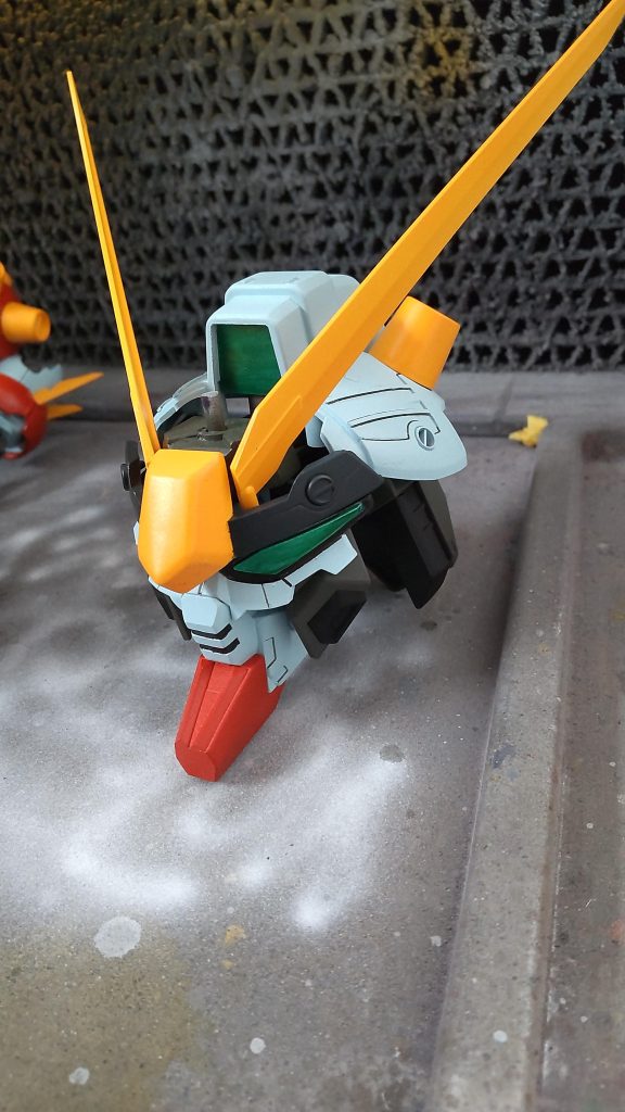 下半身のガンダムヘッド部分は良い感じにまとまったと思います。