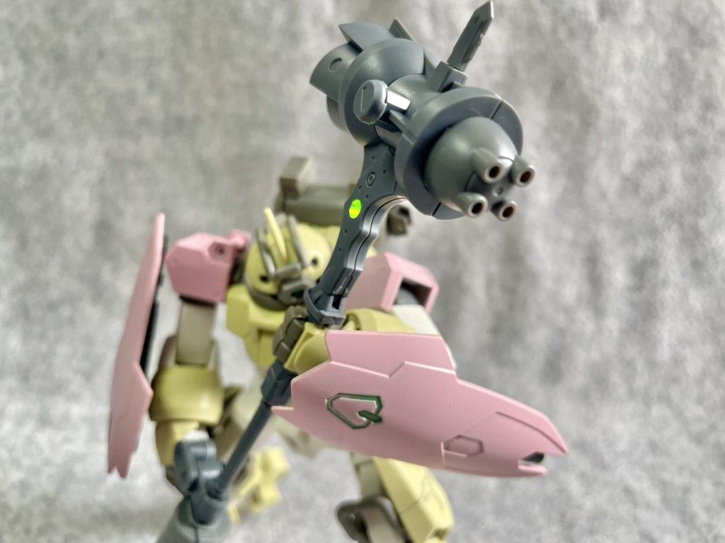 また、ハンマーはデミトレ拡張パーツで換装可能。4連ミサイルハンマー(基本兵装)