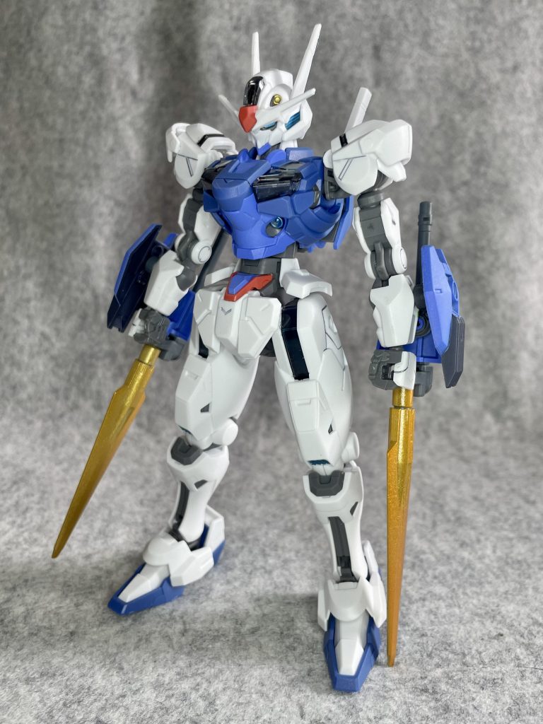 フロント両腕にシールドとビームガン内蔵式ソードを組み合わせたソードユニットを装着。