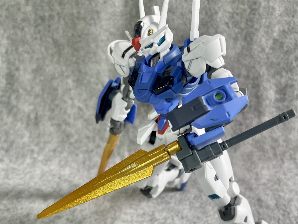 メイン武器のソードユニット。2振り装備。ダブルオーガンダムとアームアームズ、30mmのジョイントで作成。