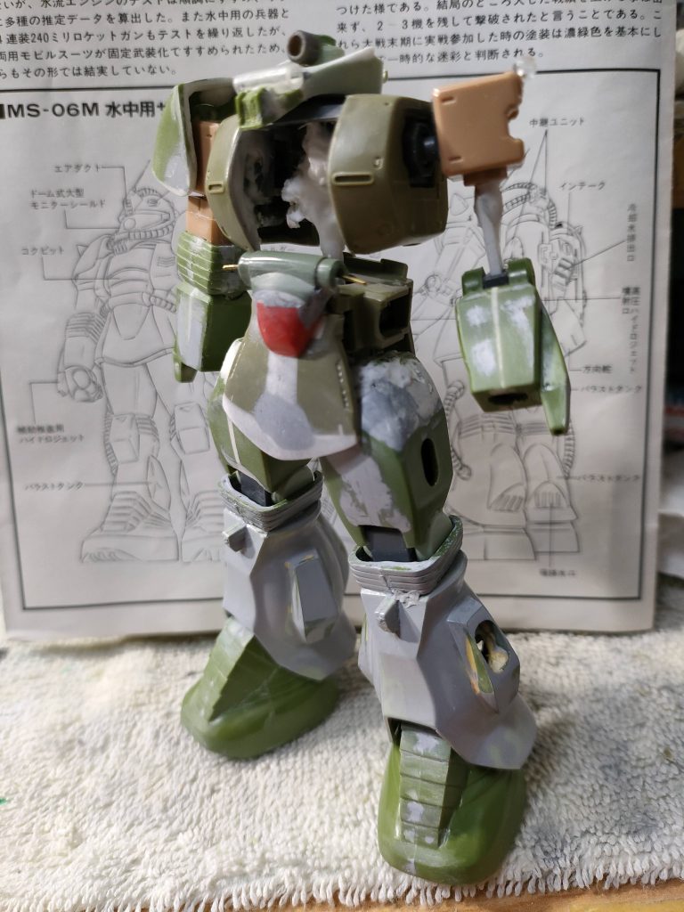 この段階ではS字もキマるぜ!!とはしゃいだのですが、完成するととんでもなくアンバランスで、仕方なくオリジナルの展翅台を急拵え。