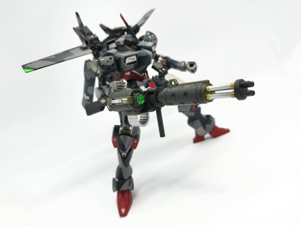 ビームガトリングはデミトレーナー用拡張パーツから、センサーなどを付けてディテールアップ。 