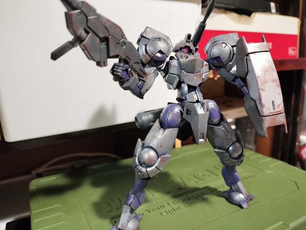 製作工程と言いつつ、既に制作済みの状態です（汗）ウェザリングにはエナメル塗料のシルバーとハルレッドを使用してみました。 