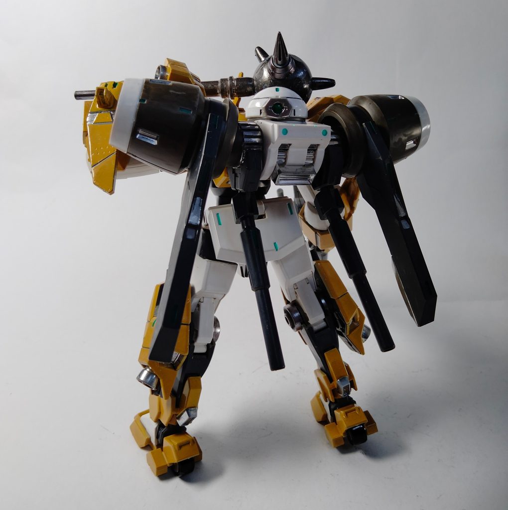 本体色はレモンクリーム、バオリパックはガンダムマーカーで塗装してます。