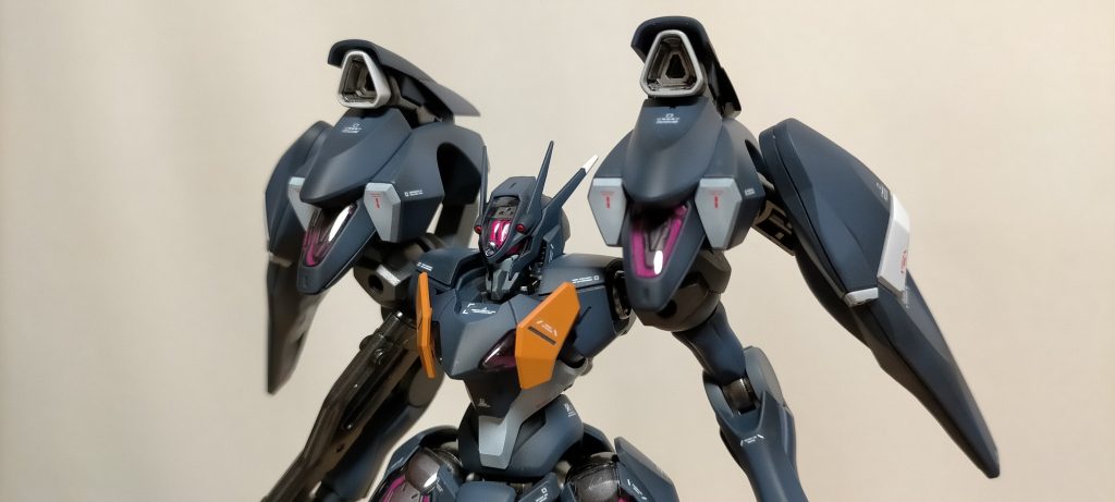 シェルユニットのピンクは製作中は明るすぎたか？と疑いながらでしたが組んで見ればいい感じです。