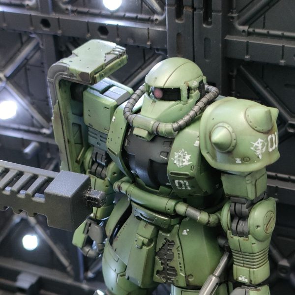 HGドアンザク　ウェザリング仕様＋格納庫作成