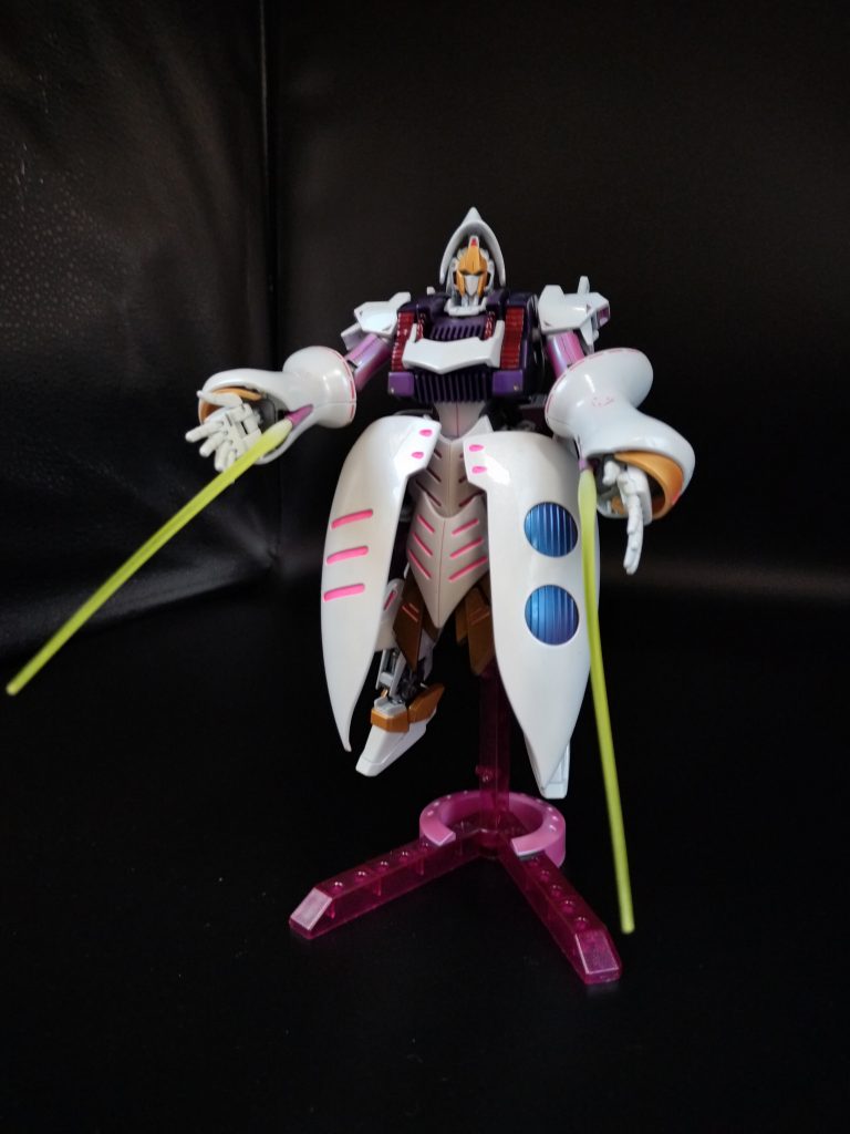 (頭部ゴーグル下に、キュベレイのツインアイのホイルシールを仕込んだけど全然目立たない(´;ω;`)ウゥゥ)この要求仕様に対し、技術陣は頭を抱えながらもいくつかの機体プランをハマーンカーンに提示し、最終的に2案(PLAN-A:加藤拓弐先生案、PLAN-B:当機)のプランを試験建造するに至った。最終的には、ハマーンカーンのオトメゴゴロ((;'∀'))から、より女性らしさと百式との親和性を持ったシルエットのPLAN-Aが採用された。