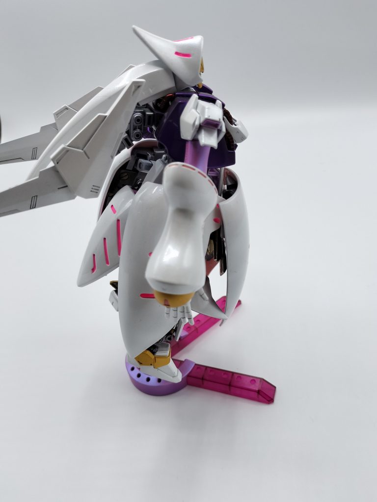 当初はミキシングで何とか元ネタのスタイルにしたいと思いましたが、組み合わせてみると、実際はフルスクラッチレベルで形状が違うという事に気付き(作る前に気付け(;´・ω・))、諦めて、祝式建造時のBプラン・別機体として作成しました(´;ω;`)ウッ…