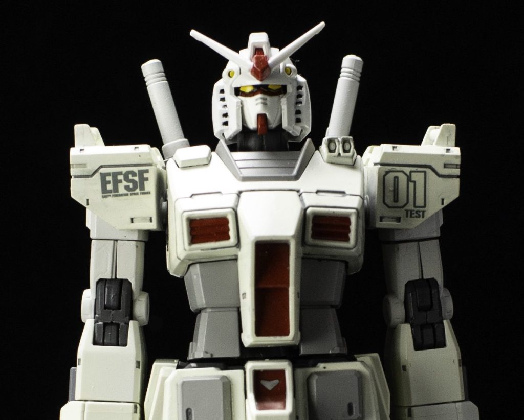 アピールポイントは、左肩のナンバーの下にTESTの文字を追加したことです。ガンダムデカールを使用しました