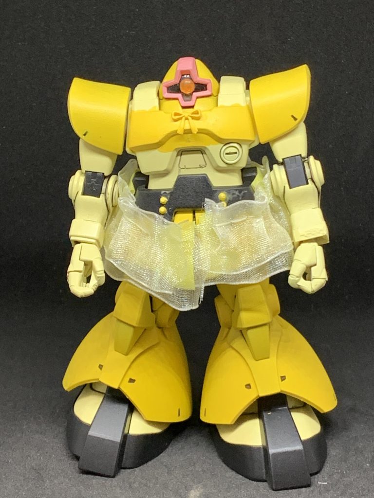 衣装にフリル付いてるのでダイソーのフリルテープを付けてみたりしました。