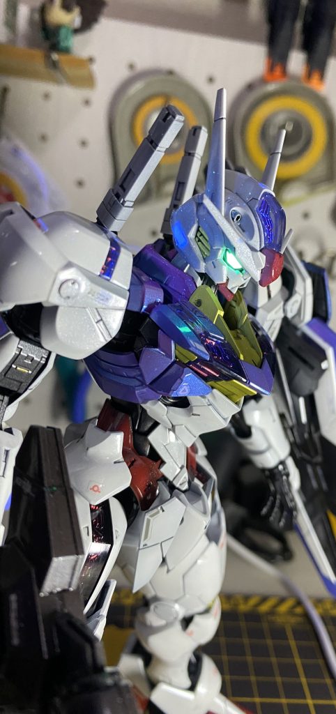 メイン写真の元今回、0.3のエアブラシを追加した関係で,初めて黒立ち上げ塗装に挑戦してみましたが、上手くエッジに黒を残せたパーツ、普通にベタ塗りになってしまったパーツ差が出ましたが、完成したら、それなりに満足の行く出来になりました!また次回以降も挑戦してみようと思います。最後までご覧いただきありがとうございます!