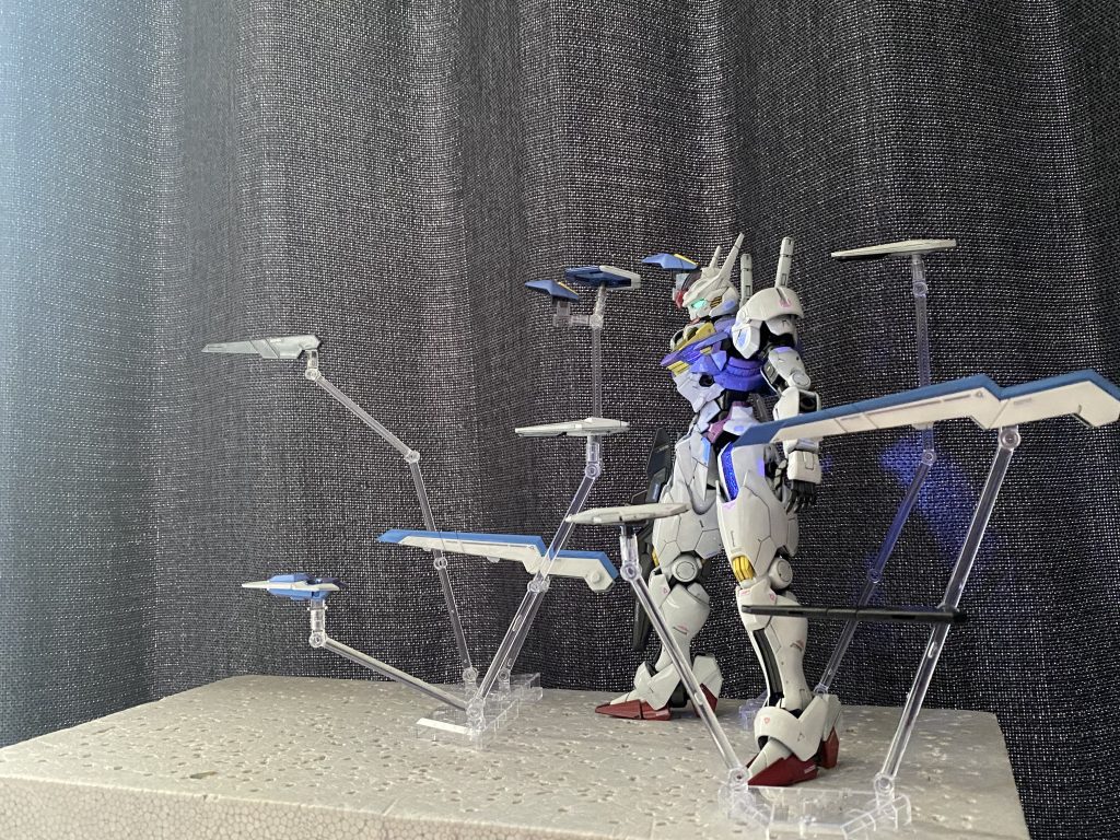 ガンビット展開状態1話で、自由な感じで飛び回ってるガンビット達が一斉にピタッと止まるシーン、好きですw