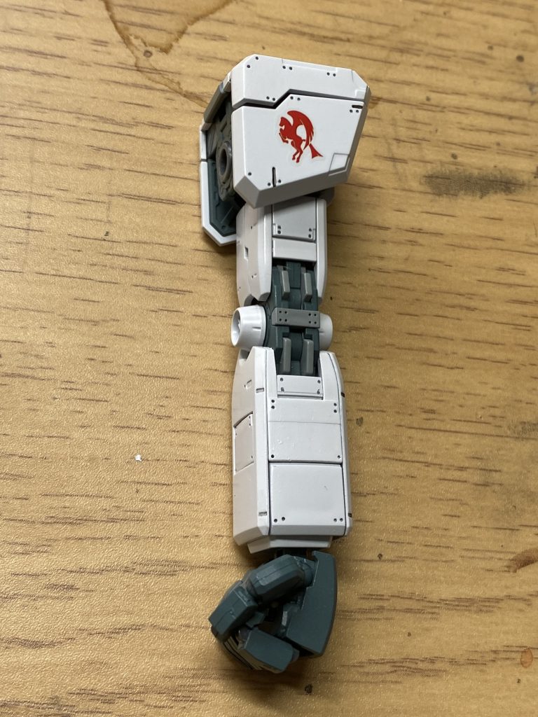 フレームは独自に調色した緑系の色です