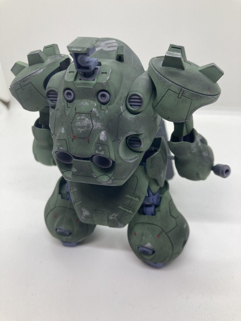 赤い点はセンサーという設定で爪楊枝を使って点を打ちました。