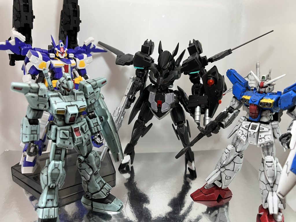 〜インターミッション〜アムロ『先程合流して戦った敵部隊は囮、試作2号機は確認できずか…どうするブライト?ブライト『戦力の分散は厳しいが、部隊を2つに分けて追撃を続行する。◎aルート 試作2号機を追う・旗艦 ラーカイラム、ナスカ級(アスカ隊)・メンバー ロンドベル隊、アルビオン隊、リガ・ミリティア、ザフトアスカ隊◎bルート ドモン達と合流 デビルガンダムを追う・旗艦 リ・ホーム・メンバー ジェターク社MSチーム、BETA対策部隊(イスミヴァルキリーズ)、アロガンツ、アストレイアムロ『R-GUNとゲシュテルーネの行先が決まってないみたいだが?ブライト『パーソナルトルーパーチームの行き先だが…ここでstop(´・ω・)!今まで作ってきたプラモ軍でスパロボできるかな企画を発動💡結構各ルート8機ぐらいずつ以上は顔出しできるはず!ガンプラから他作品の類似機体にしたのもいるので(笑パーソナルトルーパーチームの行く方のルートを選んで貰って要望が多かった方を投稿したいと考えています。aルートなら追っかけているあいつを含めたヴィラン、bルートは前作のデビルガンダムでの話の続きにする予定です!プロスペラ暗躍編(ページ最下部にリンクaかb、良ければ見てみたいなって方を聞かせてくれると嬉しいです✨モチベと話作りに自信がないのでもしかしたら企画倒れになるかもですが💦そもそもコメなかったらどうすんの?(´・ω・`)そしたら自分のやりたい方を投稿するつもり!凹まずにアルバム作りするのがワシじゃいᕦ(ò_óˇ)ᕤここまで読んでいただきありがとうございました!(6/18 追記) 締切ブライト『パーソナルトルーパーチームにはデビルガンダムを追ってもらおうと考えている。アムロ『妥当だろうな。デビルガンダムとプロスペラ、戦力が多いに越した事はない。ブライト『実力者は多いが、戦闘指揮官が少なかった点もある。ヴィレッタ大尉がいればその部分もカバーしてくれるだろう。アムロ『では大尉達に通達しておく。ということでbルートへ!2.1だったのでと思って話考えていたら4票目をいただきまして(有難い✨いいねやコメントくれた方、投票参加してくれた方、この追記にて改めて御礼を述べさせていただきます。ありがとうございます🙏ど、同票だったのでいつかaルートも(´・ω・)!↓デビルガンダムhttps://gumpla.jp/old/1325866