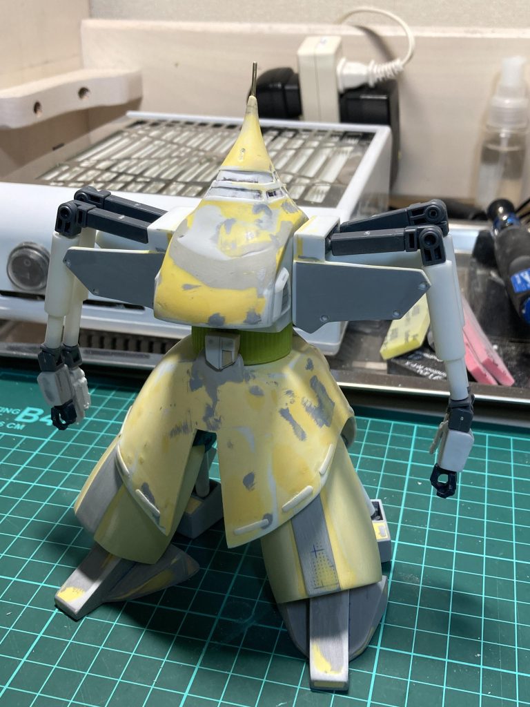 尚今回も新しい道具を導入し、1人暮らしモデラーの春を謳歌しております( ´꒳` )今回導入したのはアルゴファイルさんから出ている集塵機ラップボード5。パチ組程度の削りカスを吸い取ってくれればいいな〜位で買ったらまぁまぁまぁ凄い吸引力！具体的には180番のヤスリで小一時間ゴリゴリパテの整形をしても机の上に粉塵がほとんど飛び散らない。これなら市民Mはあと10年たたかえる。✌( ‘-^ )