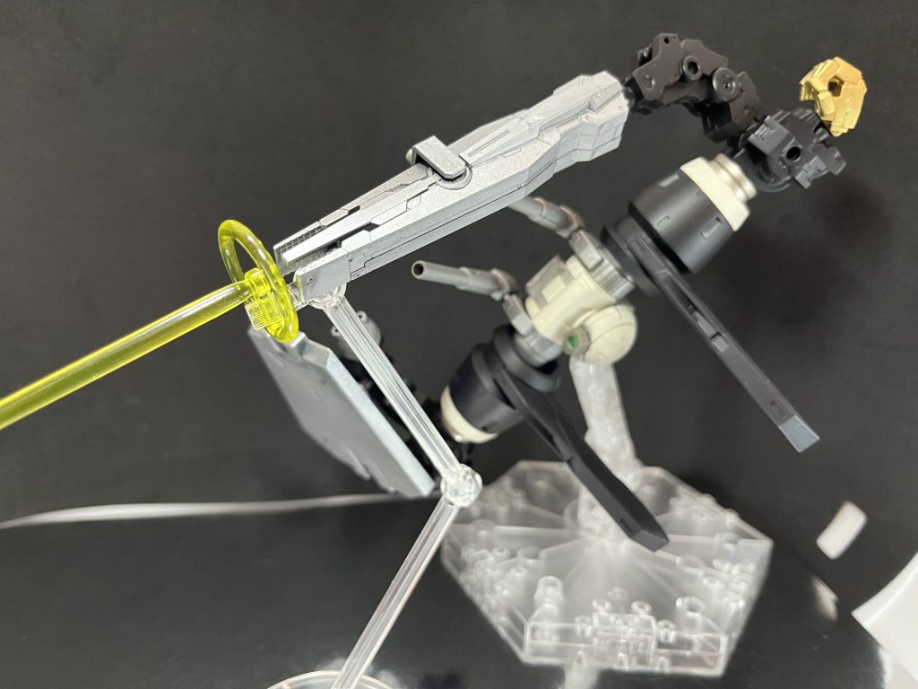 分離モードこいつ見た時に浮かんだのはジムジャグラーでした。オッゴみたいな元のサポート機ぽいのも好きだったのですが、どうせならもうちょい機体らしくしてまうかと!